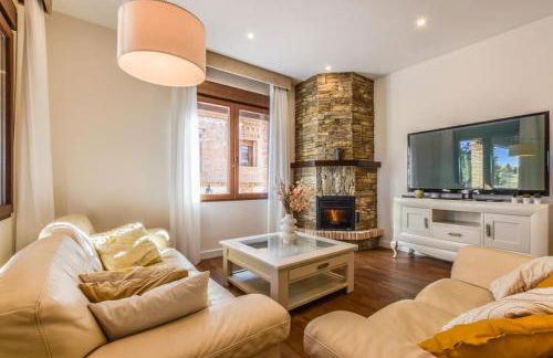 Luxe Experience Toledo * Pool * BBQ * Billar - Foto 18