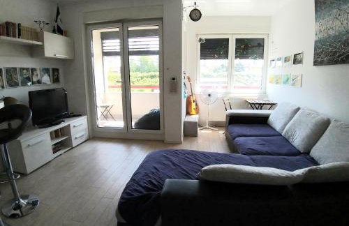 Theos atelier SELF CHECK IN APARTMENT w Free Private Parking - Foto 1