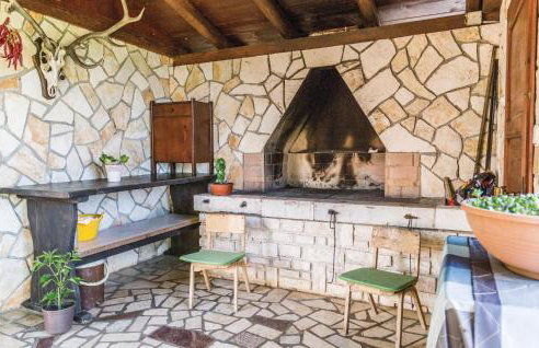 Two-Bedroom Apartment In Radmani - Photo 8