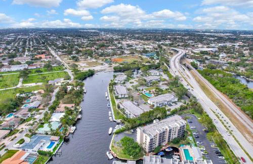 Serene Poolside Getaway Lake Access Parking - Foto 76