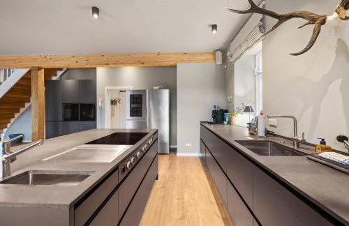 GUT KLETKAMP "Försterei" - Freistehendes Backsteinhaus mit 4 Schlafzimmern ruhig am Waldrand gelegen I Kamin I Garten & Terrasse I 15 Min zur Ostsee I 3 Bäder I Küche I Parkplatz I WLAN - Foto 17