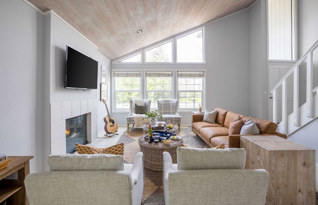 Black Oak by Avantstay Modern & Chic Santa Rosa Hideaway With Pool Table, & Fire Pit - Photo 21