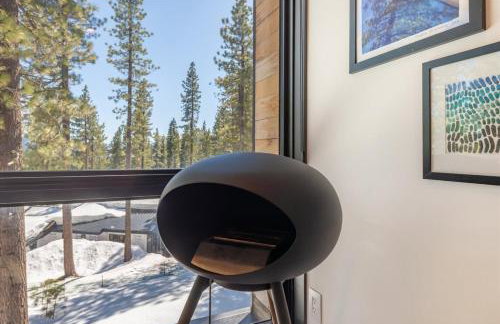 Modern Eco Retreat with Hot Tub and Views - Foto 41