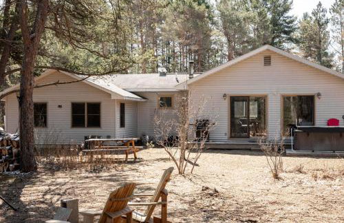 Cinders Whispering Waters and Wilderness Escape - Foto 1