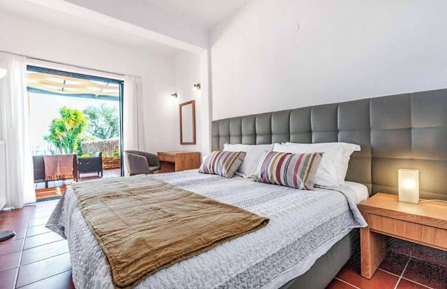 Villa Barbati Beachfront - Photo 23