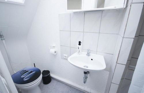 ALFA 2 Zimmer Apartment Stuttgart 2BR TV WIFI WM nahe Daimler l WIFI & SmartTV I 2 Rooms l Bathroom I Kitchen - Foto 13