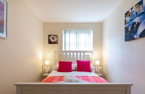 2 bedroom Large Town Centre Apartment FREE Parking - Foto 4