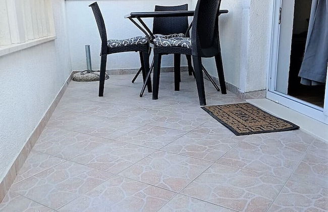 Sea-view Apartment - Sleeps 4, Parking & Balcony - Foto 39