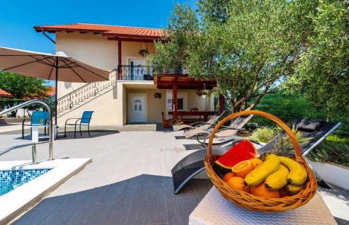 Five-Bedroom Holiday Home In Suhovare - Foto 9