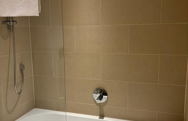 Executive Level Quartermile two Bedroom Apartment - Extremely Central - Foto 11