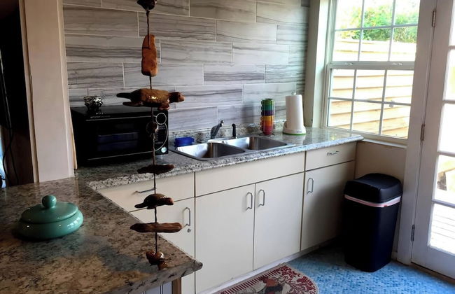 Charming Coastal Retreat - Foto 14