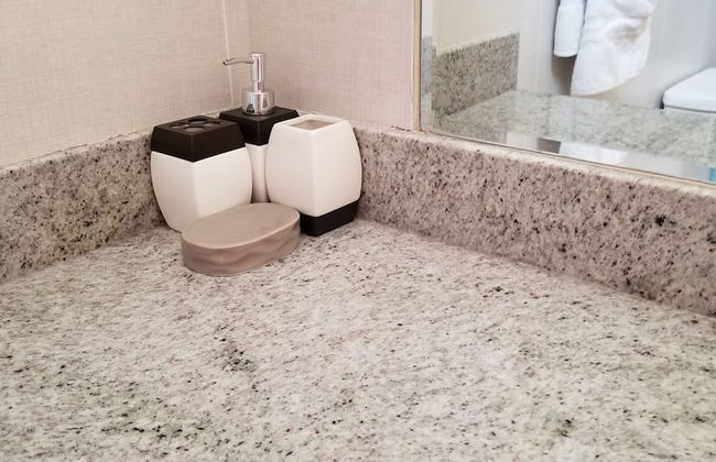 New Kingston Guest Apartment at Eight - Foto 23