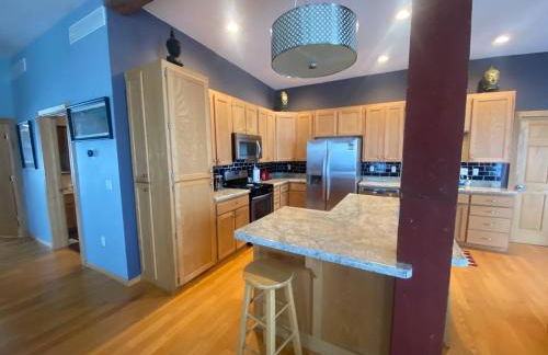 Suite A 2 BR w/ Bridge St. view - Foto 43