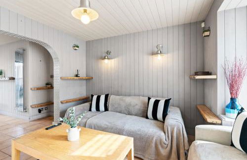 LARGE HOUSE with FREE PARKING - Foto 8