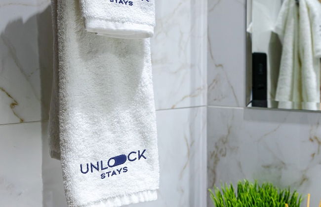 Unlock J One - Photo 25