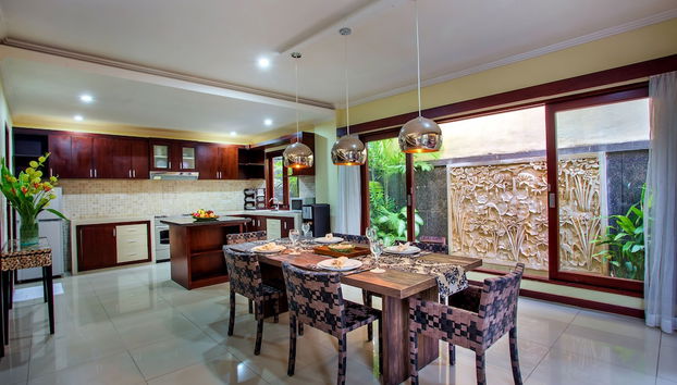 Tiga Samudra Villa - Foto 5, Servicio de comidas en la habitación