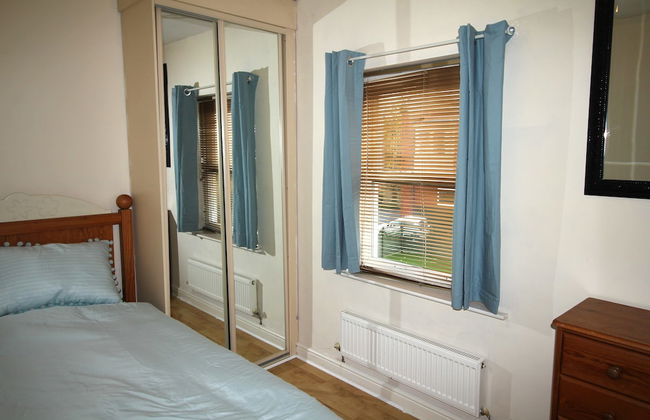 Doncaster Central Apartment Sleeps 5 Very Quiet - Photo 5