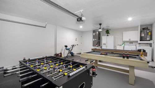 Luxe Getaway w Pool, Games & Fun Vibes - Foto 4