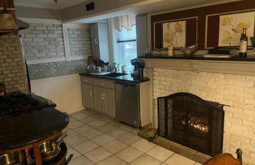 2 Br Victorian Apt 2800 sq ft 2 floors with Full Kitchen 2 baths and Laundry - Foto 13