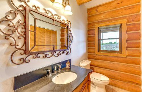Spacious Rifle Cabin w/ Deck + Mountain Views! - Foto 13