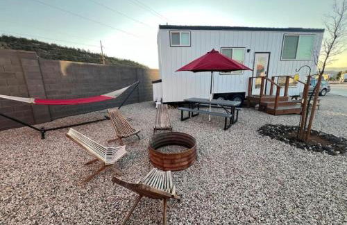 Tiny Home Lodge Near Zion and Bryce National Park Breathtaking Views Hot Tub - Foto 1