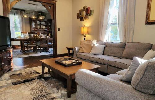 Beautiful Craftsman Style Home w/ Fenced Yard - Foto 1