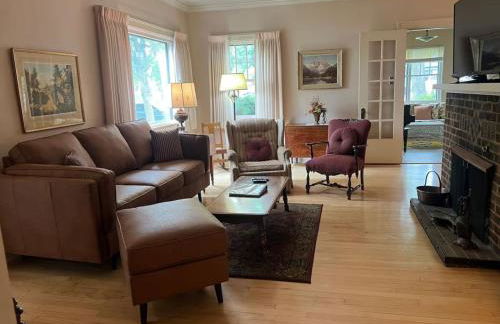 Historic McDowell House Antique Charm by Hospital - Foto 25