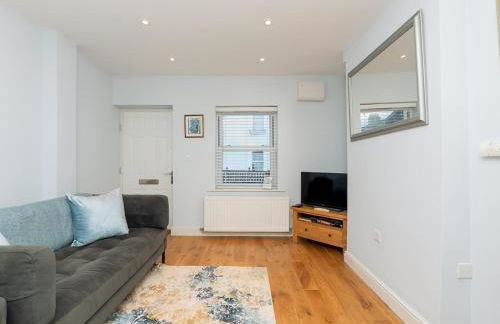 Delightful retreat in Larkhall with free parking - Pass the Keys - Photo 4