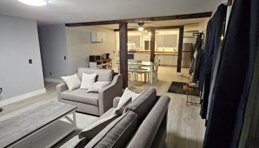 King Bed Outdoor Fireplace Seconds From Highway - Foto 1