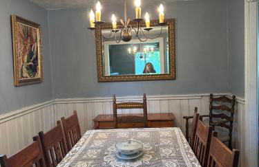 New Leeds listing Near Graces diner and Hudson! - Foto 14