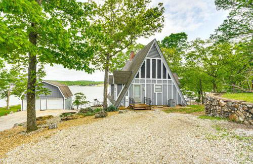 Beach and Dock! Lakefront Ozarks A-Frame Retreat - Foto 36