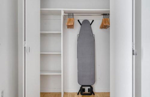 FiDi 2BR w Elevator Gym Doorman nr Wall St NYC-661 - Foto 12