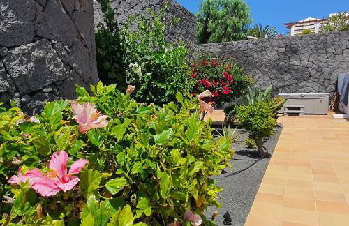 Lujosa Villa 4 hab Piscina, Jacuzzi y Vistas Mar - Photo 22