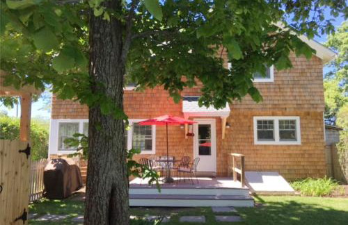 Gorgeous Hamptons Farmhouse - Get the Beach without the Traffic! - Foto 38