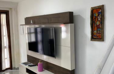 AP06 Espaçoso a 3 Minutos a Pé da Praia de Taperapuã, Acomoda até 8 Pessoas! - Foto 7