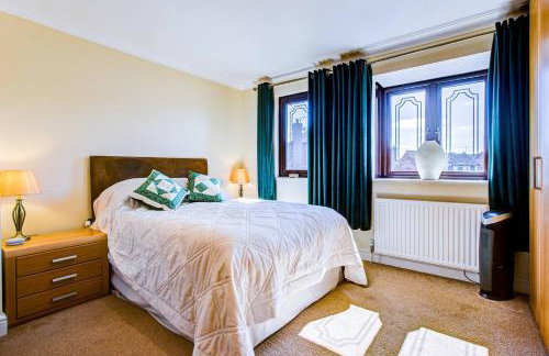 Serene Family Escape - Spacious, Near Thorpe Bay and Southend, Beaches & Amenities - Pass the Keys - Foto 12