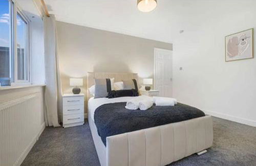 Esher House - Photo 3