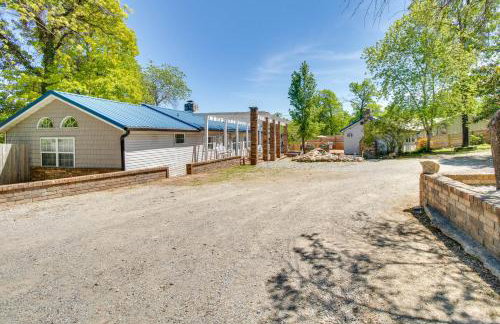 Charming Mountain Home Retreat Walk to Marina! - Foto 44