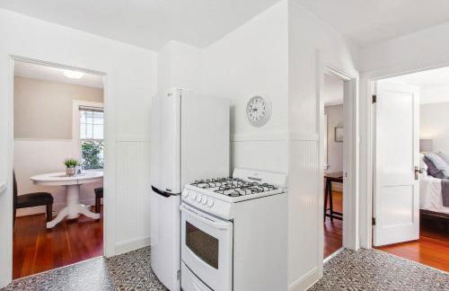 Charming Eugene Retreat Private Hot Tub and Yard! - Photo 12