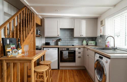 Honeysuckle Cottage by The Sea - Photo 7