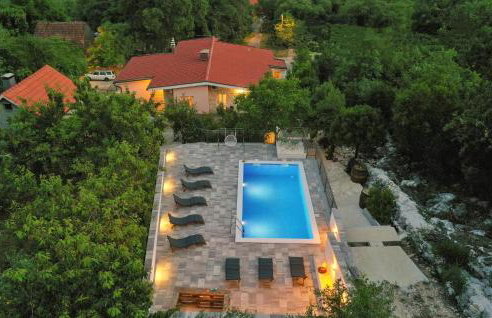 Amazing Home In Vrgorac With Wifi - Photo 17