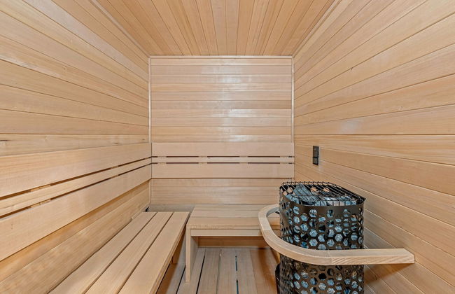 Happy Trails Chalet by Avantstay Sauna Deck Private Community Beach Access - Photo 3