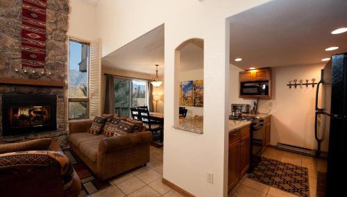 Cascade Village 22 - Photo 3