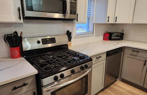 The Bay House- New Kitchen & Updates! An AC Vibe!! - Foto 20