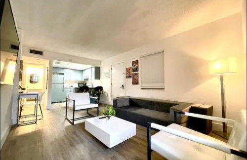 Miami International Airport 2 - Photo 13