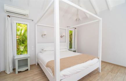 A Caribbean Gem With Stunning Hill and Ocean View - Foto 31