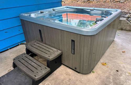 Fresh & Comfy House with Hot Tub, Pool Table, & BBQ - Foto 61