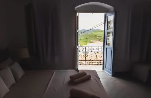 Thomas Traditional House in Chora - Photo 21