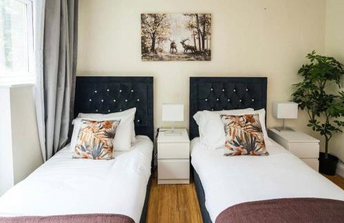 Where Style & Convenience Combine- Photo ID Required - Foto 17