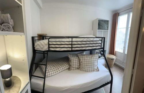 Bright and renovated 2-room apartment, Center - Foto 5